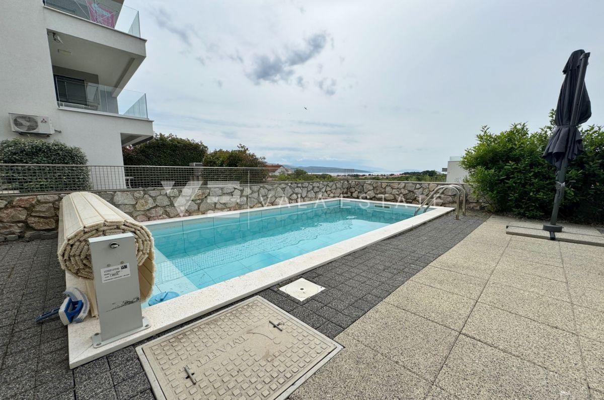 APPARTAMENTO CON PISCINA E VISTA MARE