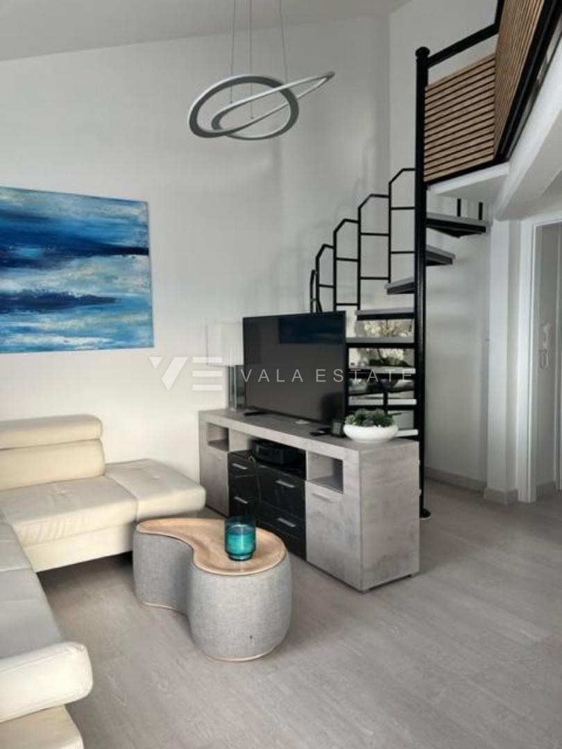 APPARTAMENTO CON VISTA MARE APERTA