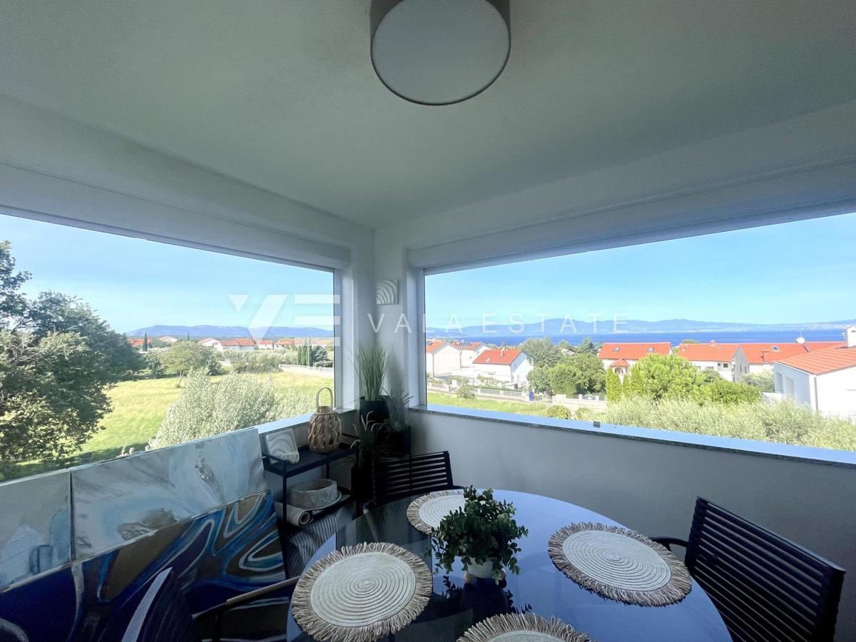 APPARTAMENTO CON VISTA MARE APERTA