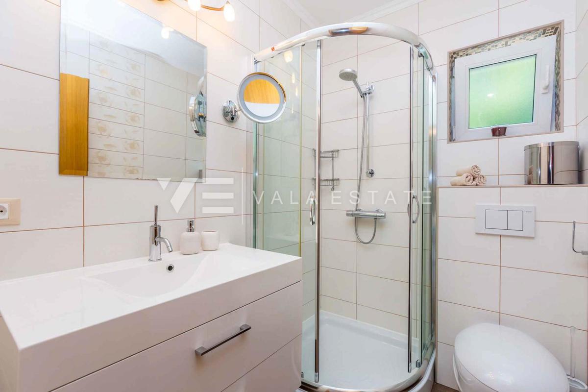 CASA INDIPENDENTE CON PISCINA IN POSIZIONE TRANQUILLA
