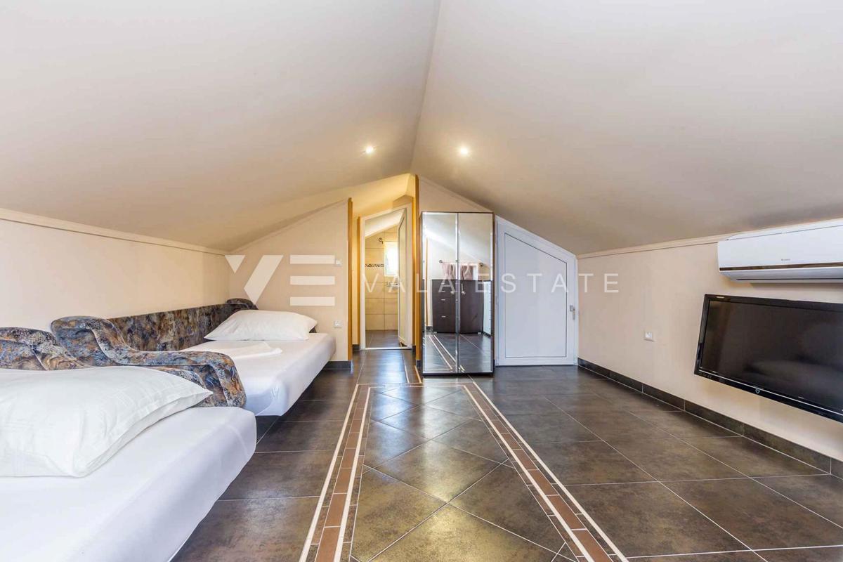 CASA INDIPENDENTE CON PISCINA IN POSIZIONE TRANQUILLA