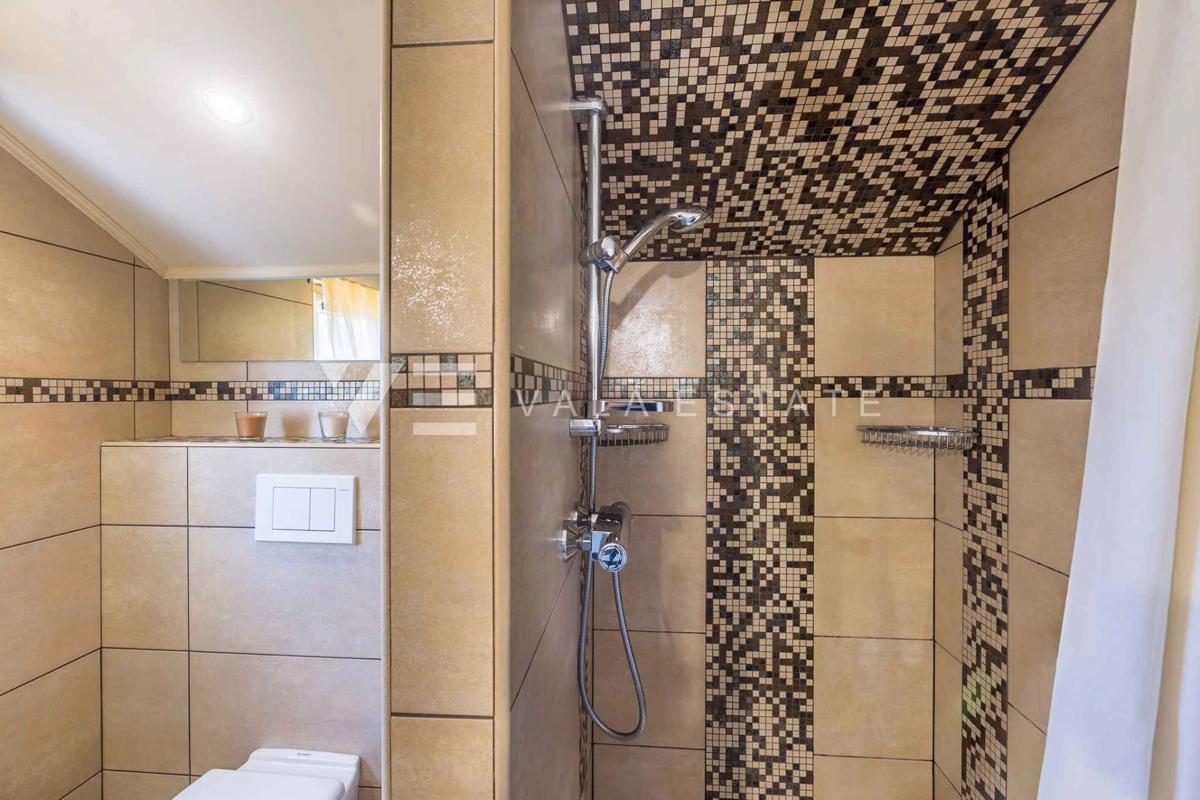 CASA INDIPENDENTE CON PISCINA IN POSIZIONE TRANQUILLA