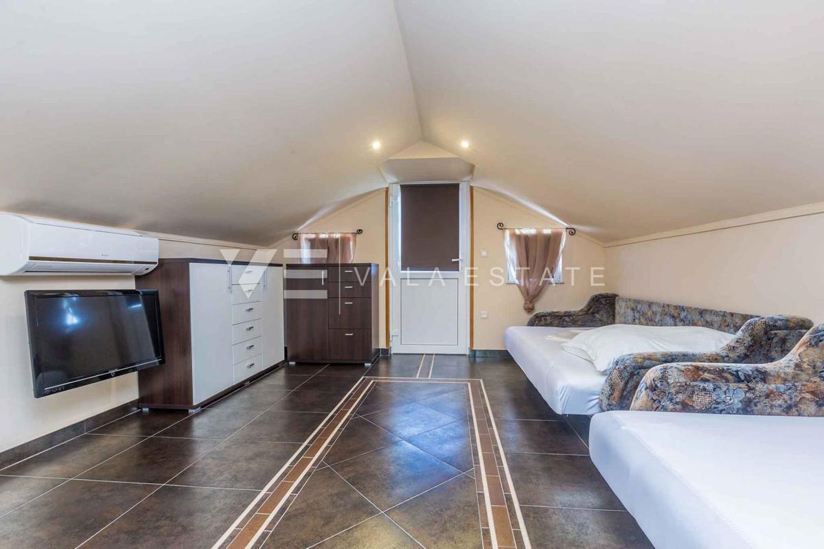 CASA INDIPENDENTE CON PISCINA IN POSIZIONE TRANQUILLA