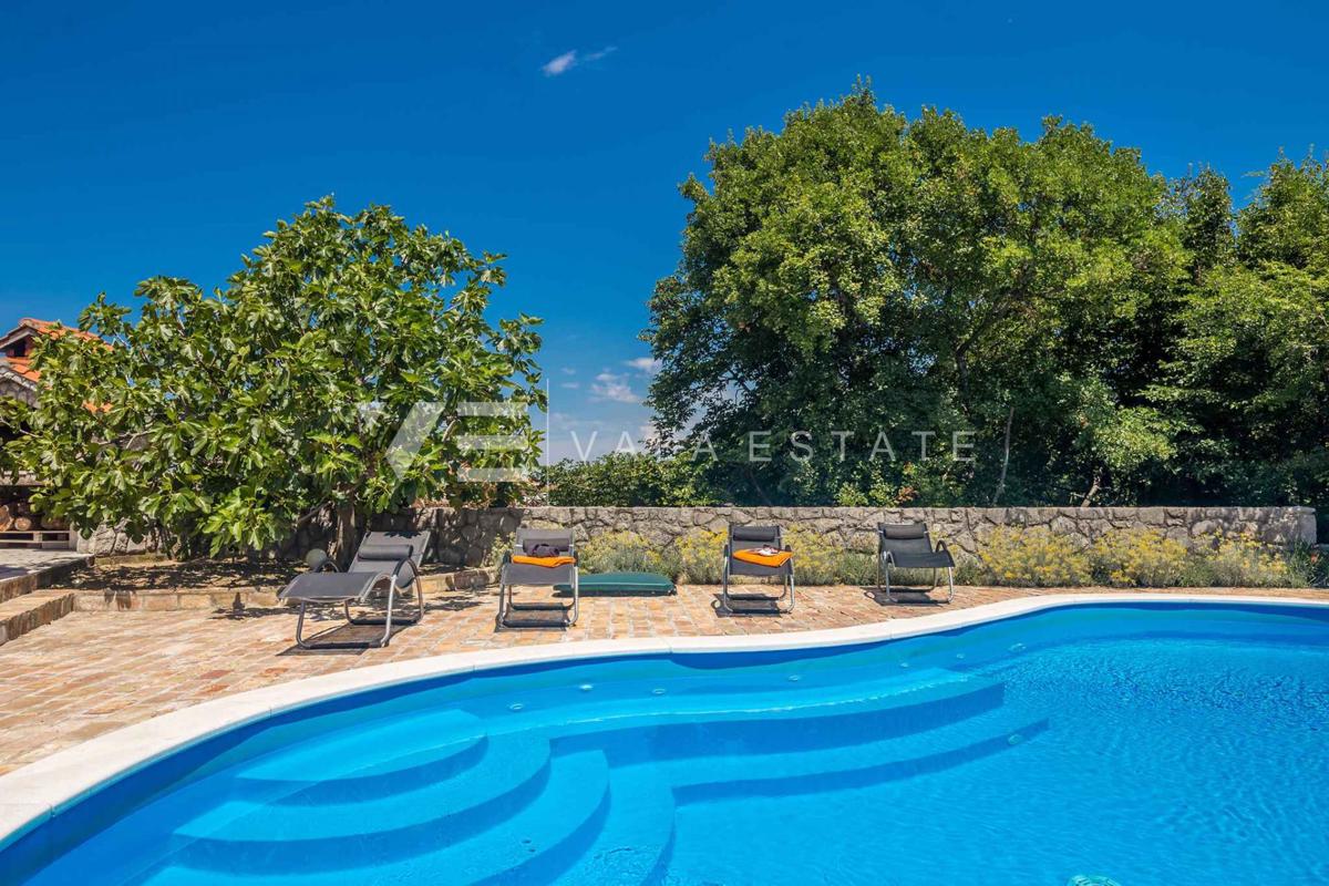 CASA INDIPENDENTE CON PISCINA IN POSIZIONE TRANQUILLA
