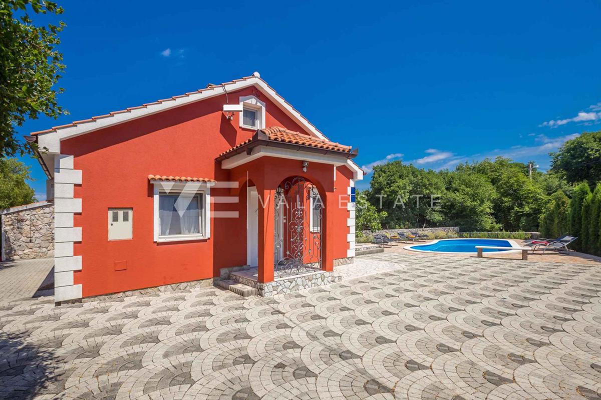 CASA INDIPENDENTE CON PISCINA IN POSIZIONE TRANQUILLA