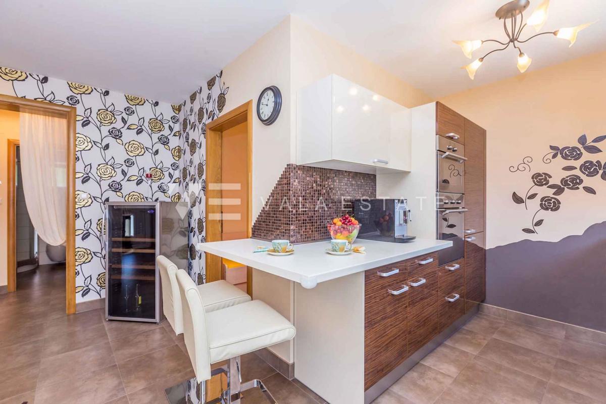 CASA INDIPENDENTE CON PISCINA IN POSIZIONE TRANQUILLA