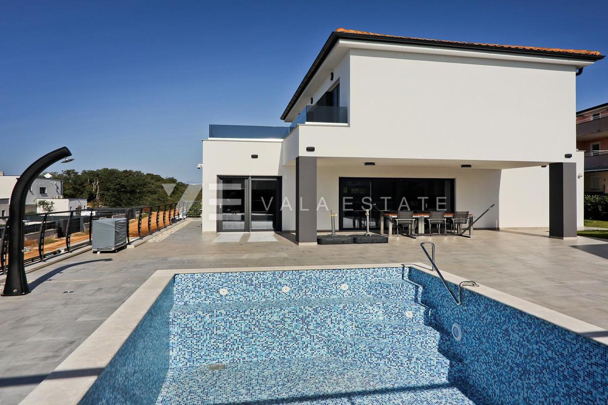  MODERNA CASA INDIPENDENTE CON PISCINA E VISTA MARE