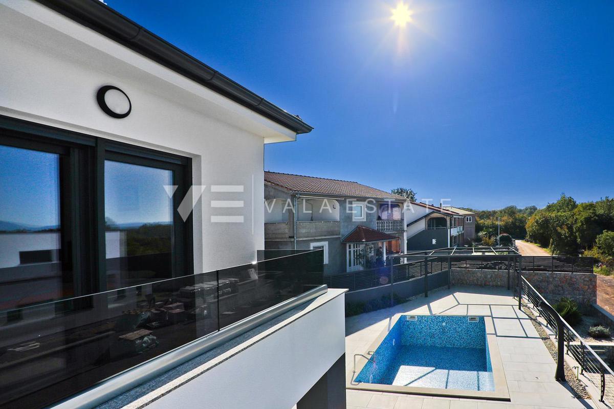  MODERNA CASA INDIPENDENTE CON PISCINA E VISTA MARE