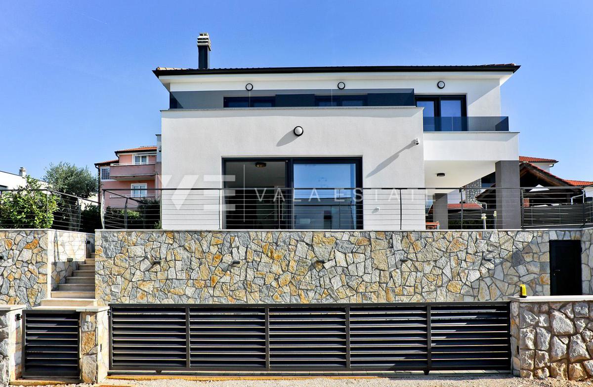  MODERNA CASA INDIPENDENTE CON PISCINA E VISTA MARE