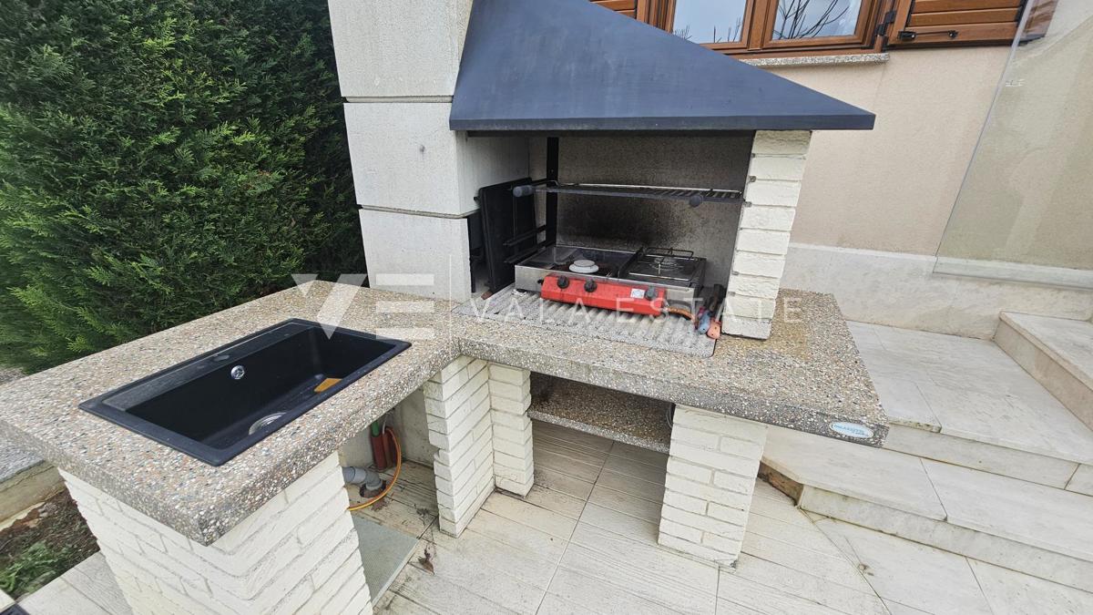 APPARTAMENTO PIANO TERRA CON GIARDINO A 100 M DALLA SPIAGGIA
