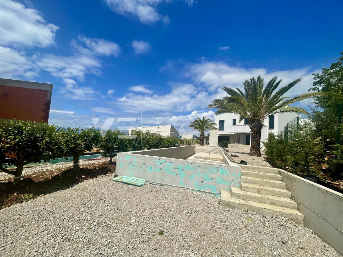 VILLA DI LUSSO CON PISCINA E VISTA MARE