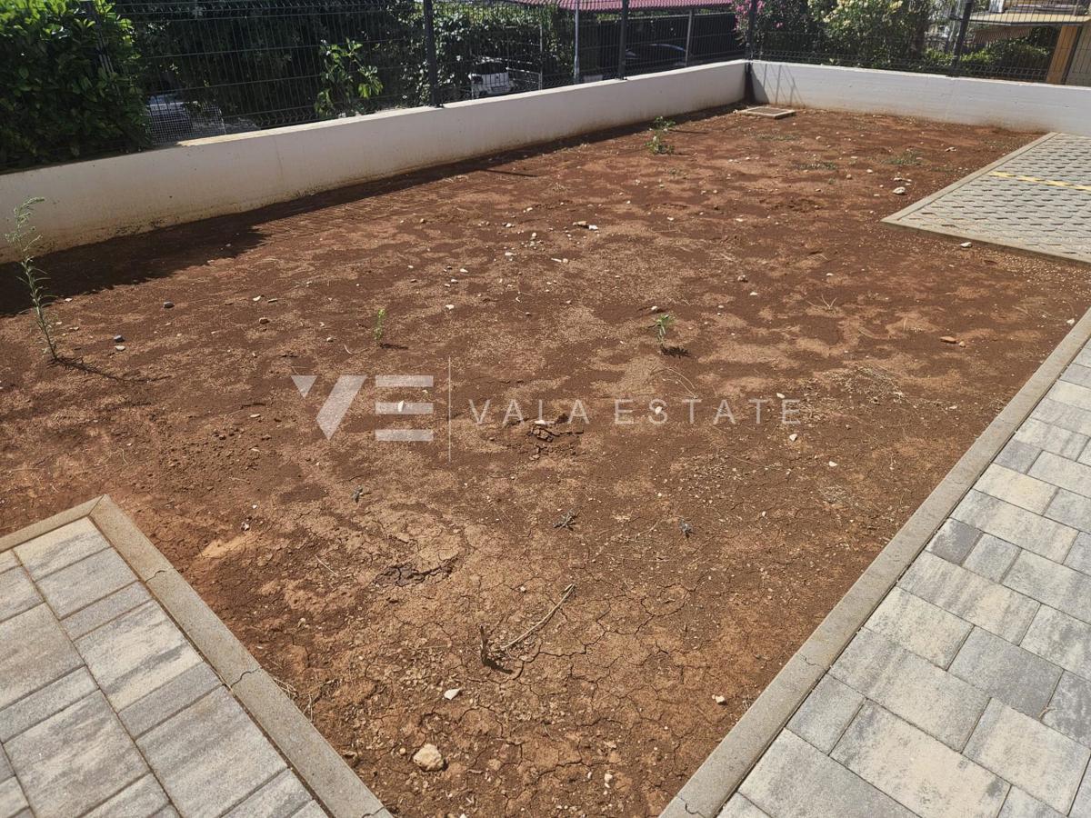 COMODO APPARTAMENTO AL PIANO TERRA CON GIARDINO IN OTTIMA POSIZIONE