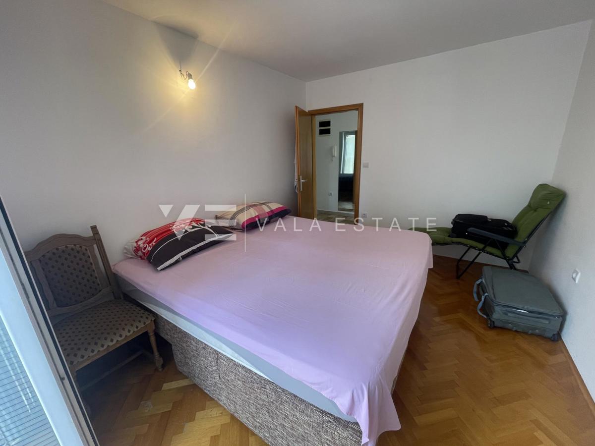 CONFORTEVOLE APPARTAMENTO ARREDATO CON UNA BELLISSIMA VISTA MARE