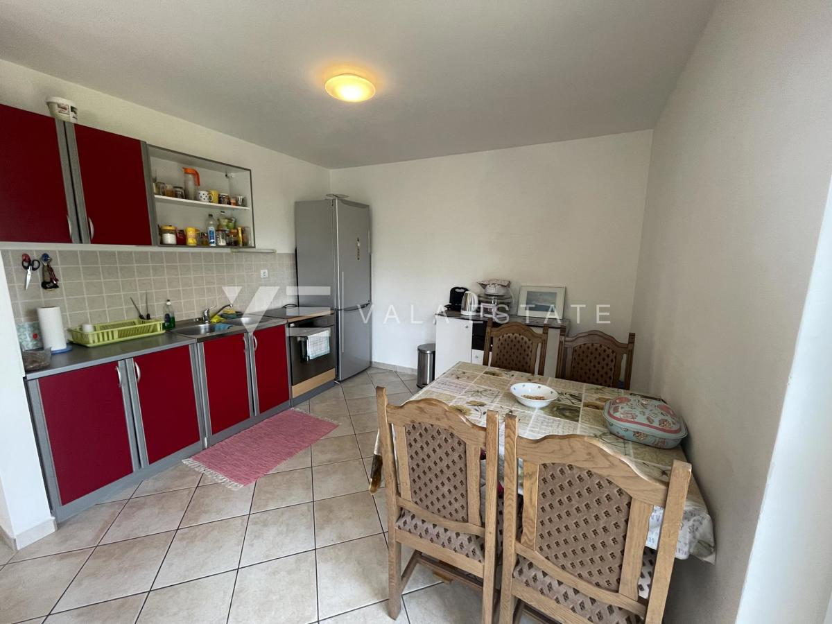 CONFORTEVOLE APPARTAMENTO ARREDATO CON UNA BELLISSIMA VISTA MARE