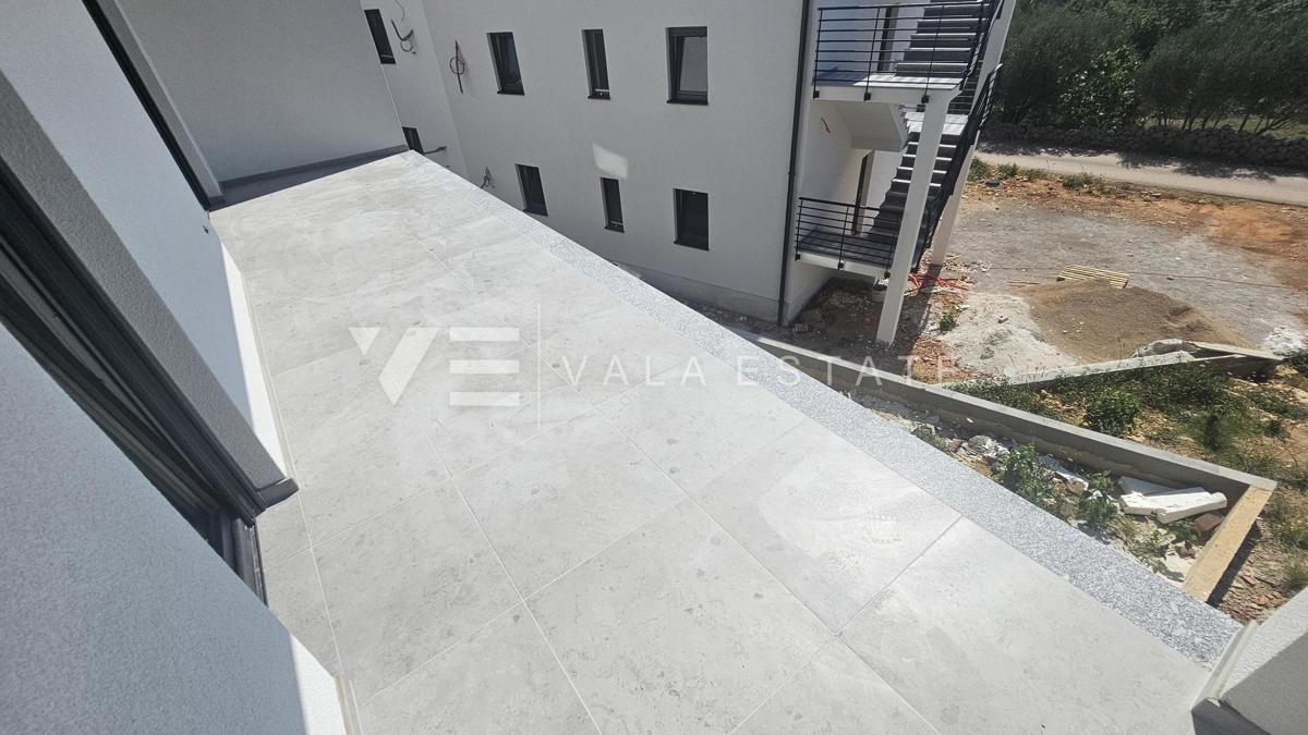 APPARTAMENTO IN POSIZIONE TRANQUILLA CON VISTA MARE