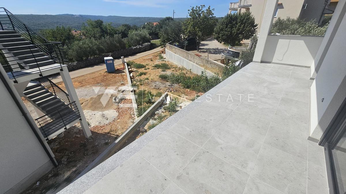 APPARTAMENTO IN POSIZIONE TRANQUILLA CON VISTA MARE