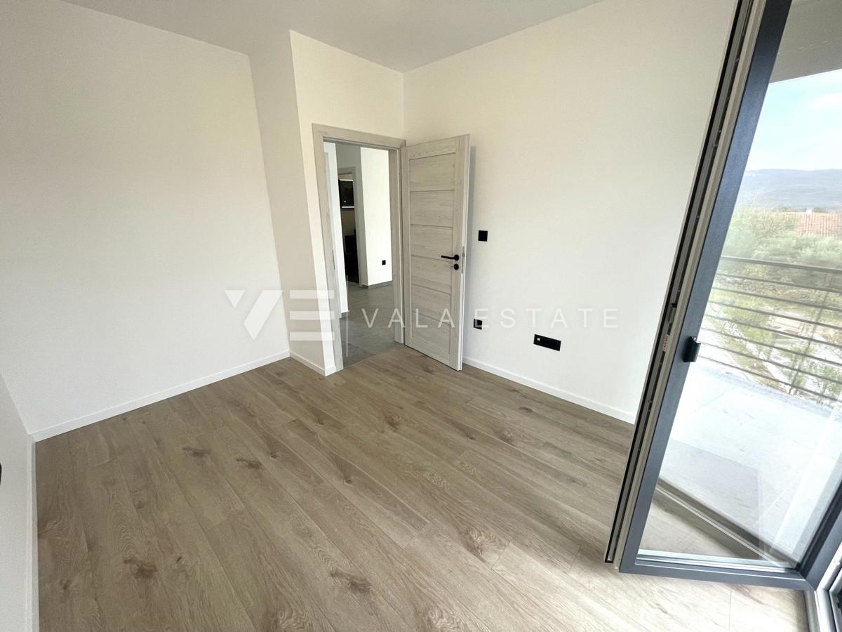 APPARTAMENTO IN POSIZIONE TRANQUILLA CON VISTA MARE