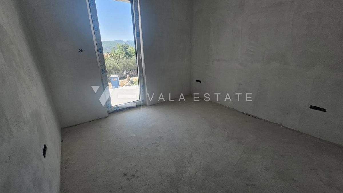 APPARTAMENTO IN POSIZIONE TRANQUILLA CON VISTA MARE