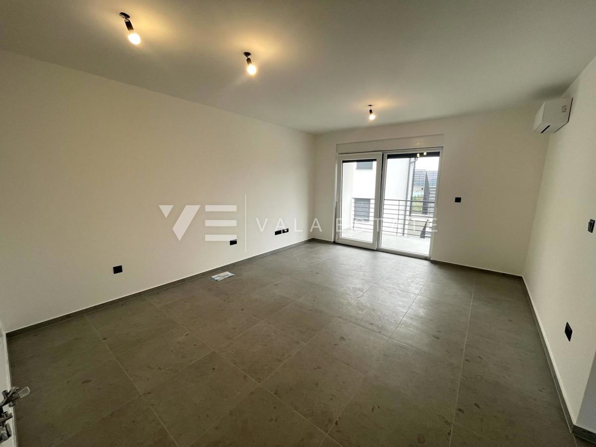 APPARTAMENTO IN POSIZIONE TRANQUILLA CON VISTA MARE