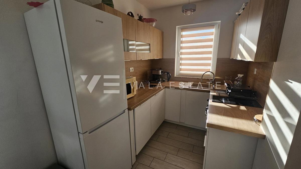 APPARTAMENTO CON TRE CAMERE DA LETTO CON VISTA MARE VICINO ALLA SPIAGGIA