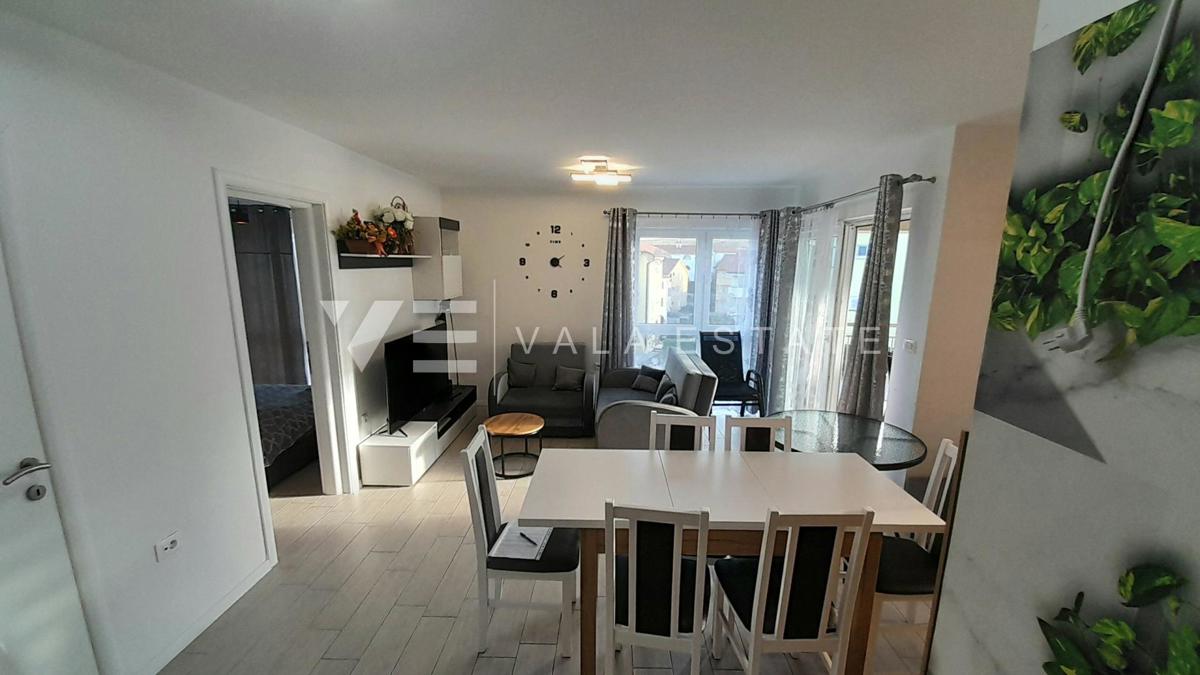 APPARTAMENTO CON TRE CAMERE DA LETTO CON VISTA MARE VICINO ALLA SPIAGGIA