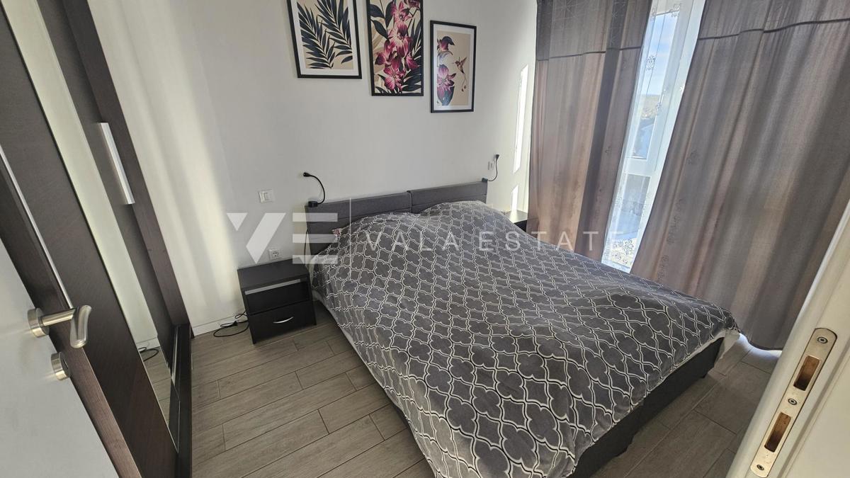 APPARTAMENTO CON TRE CAMERE DA LETTO CON VISTA MARE VICINO ALLA SPIAGGIA