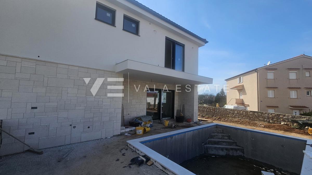 NUOVA CASA BIFAMILIARE CON PISCINA A SOLI 200 M DAL MARE