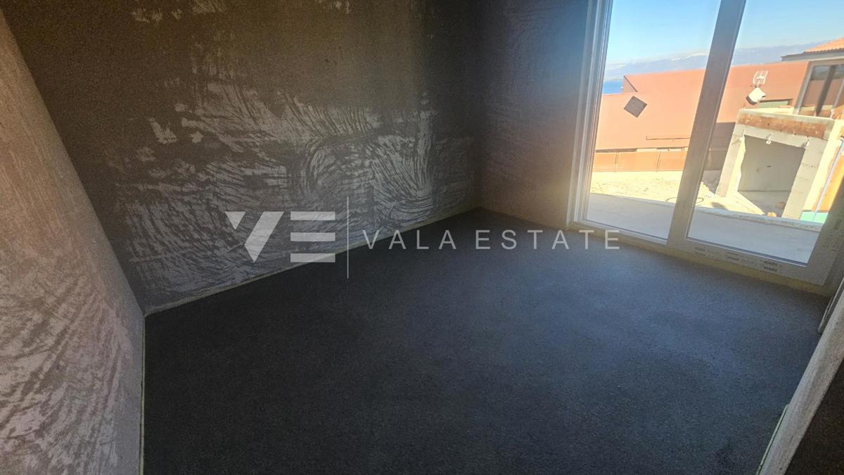 NUOVA CASA BIFAMILIARE CON PISCINA A SOLI 200 M DAL MARE