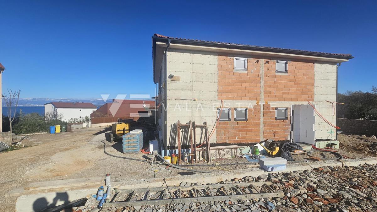 NUOVA CASA BIFAMILIARE CON PISCINA A SOLI 200 M DAL MARE