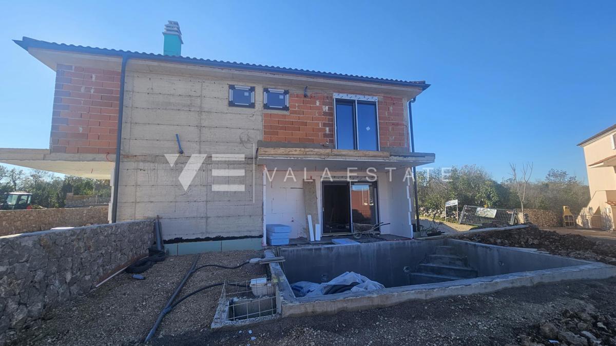 NUOVA CASA BIFAMILIARE CON PISCINA A SOLI 200 M DAL MARE