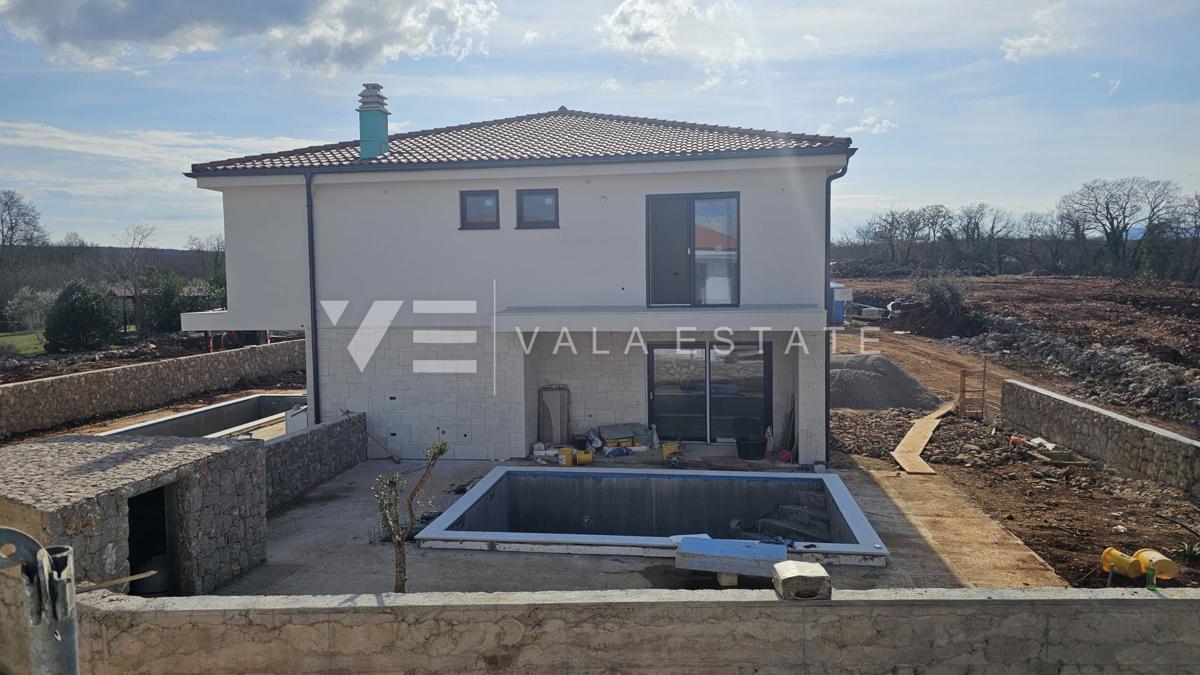 NUOVA CASA BIFAMILIARE CON PISCINA A SOLI 200 M DAL MARE