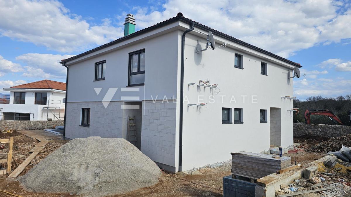 NUOVA CASA BIFAMILIARE CON PISCINA A SOLI 200 M DAL MARE