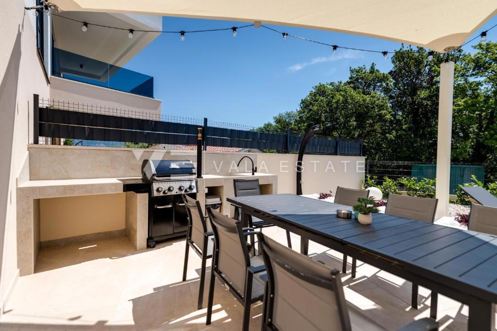 NUOVA CASA INDIPENDENTE CON PISCINA VICINO AL MARE