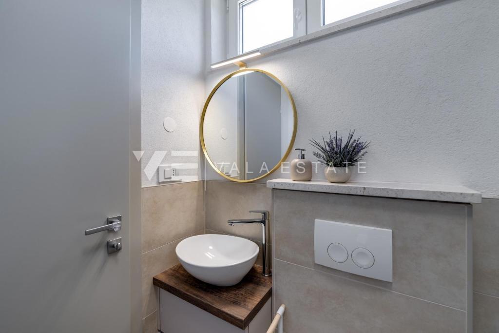 NUOVA CASA INDIPENDENTE CON PISCINA VICINO AL MARE