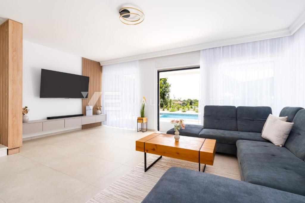 NUOVA CASA INDIPENDENTE CON PISCINA VICINO AL MARE