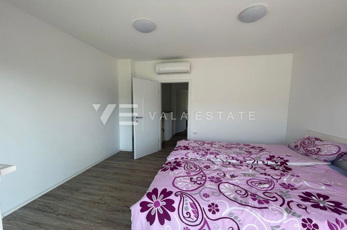 NUOVA CASA BIFAMILIARE IN POSIZIONE TRANQUILLA