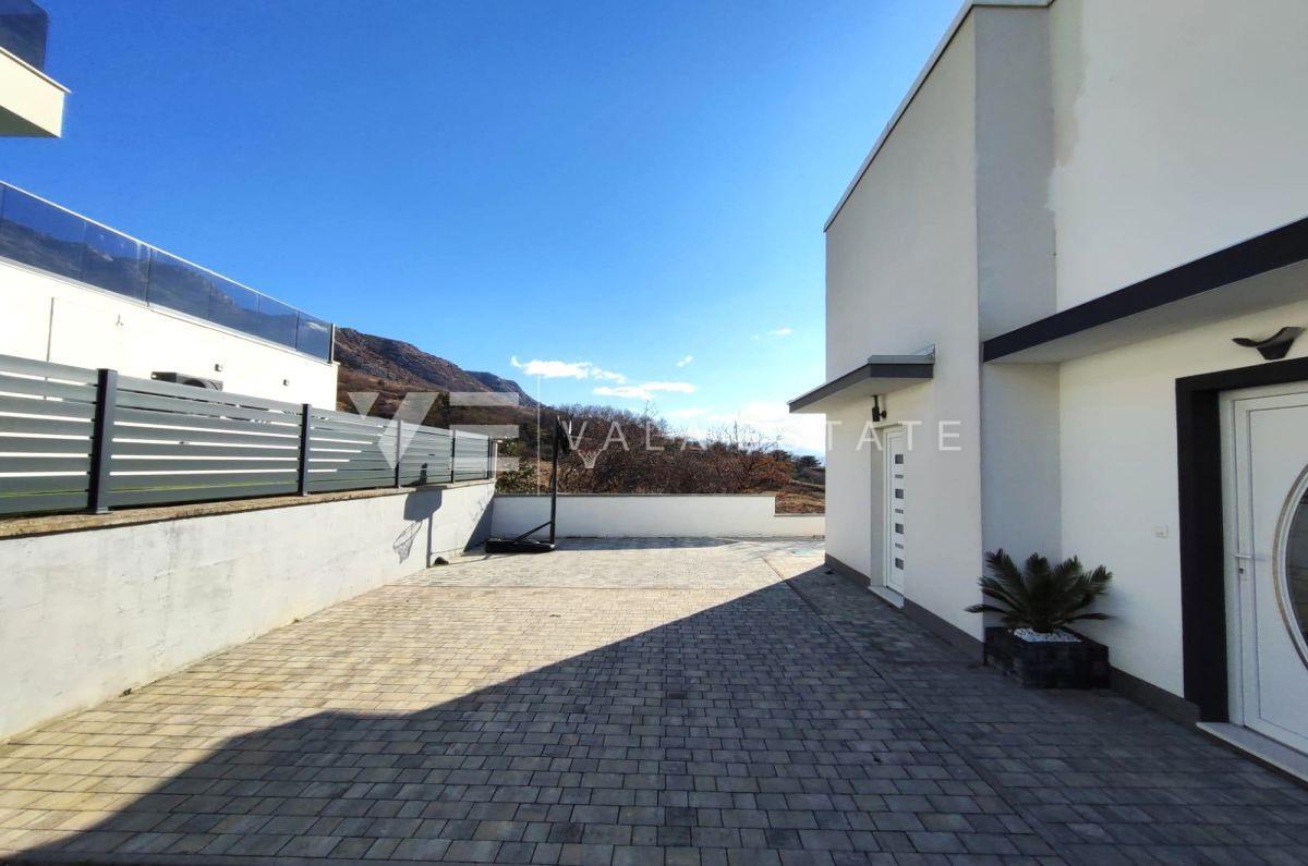 NUOVA CASA BIFAMILIARE IN POSIZIONE TRANQUILLA