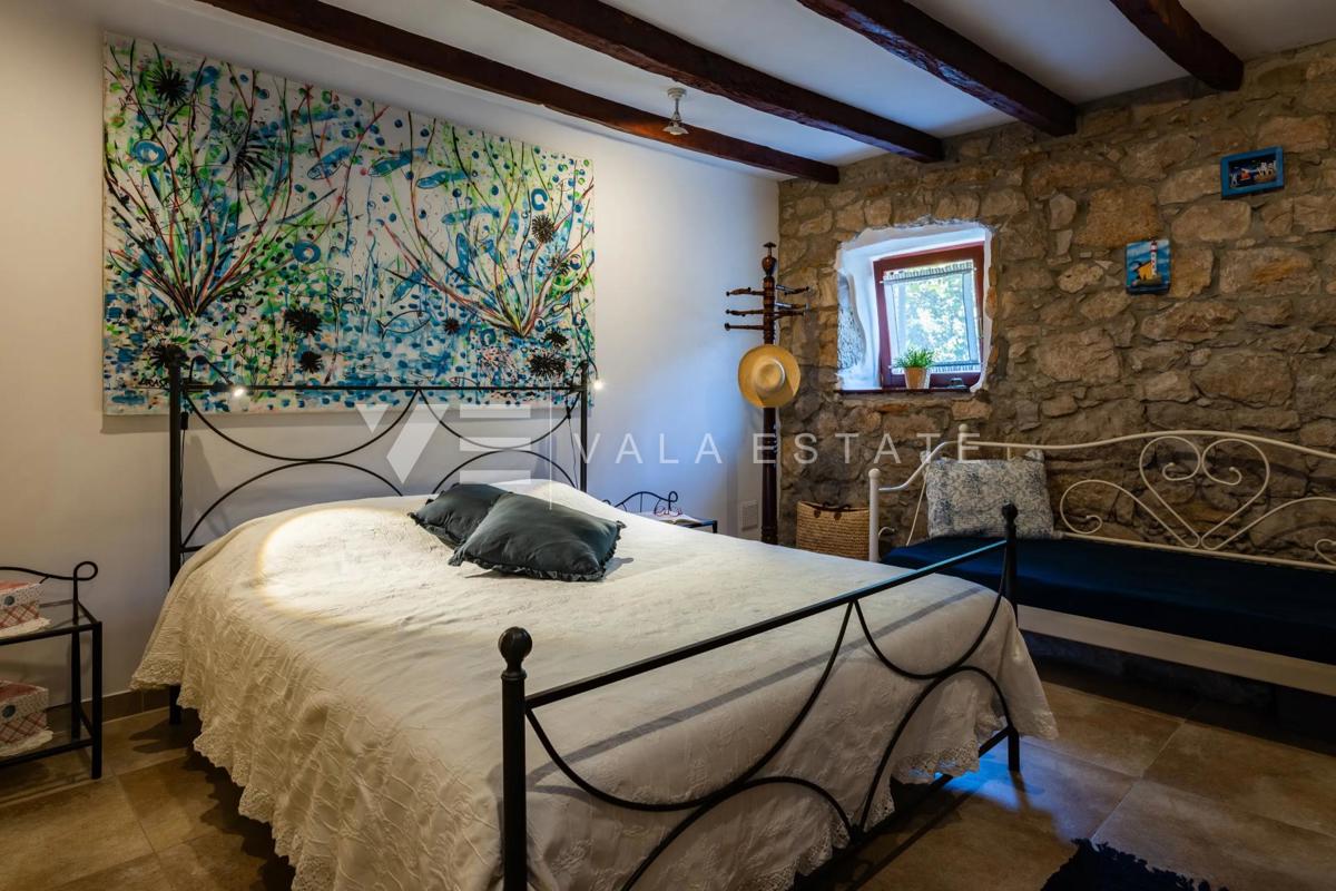 APPARTAMENTO RISTRUTTURATO CON GIARDINO A 50 M DAL MARE