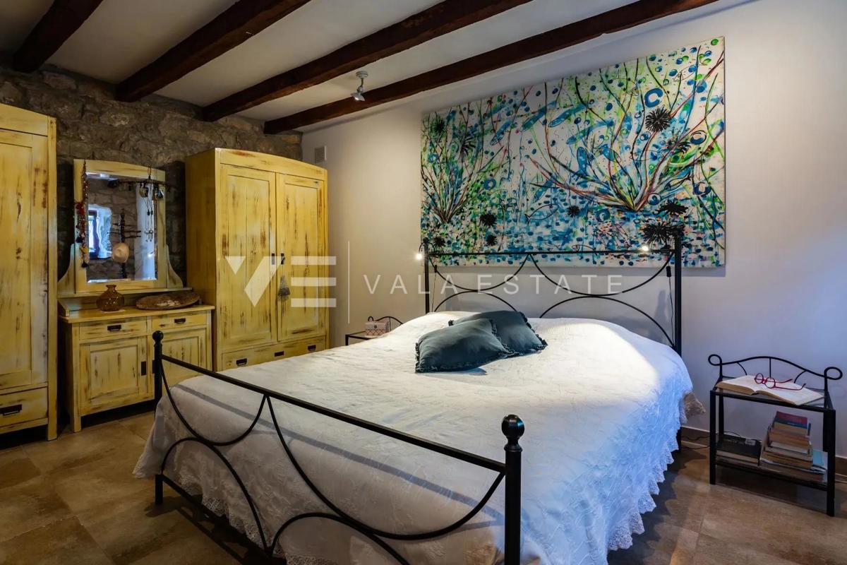 APPARTAMENTO RISTRUTTURATO CON GIARDINO A 50 M DAL MARE