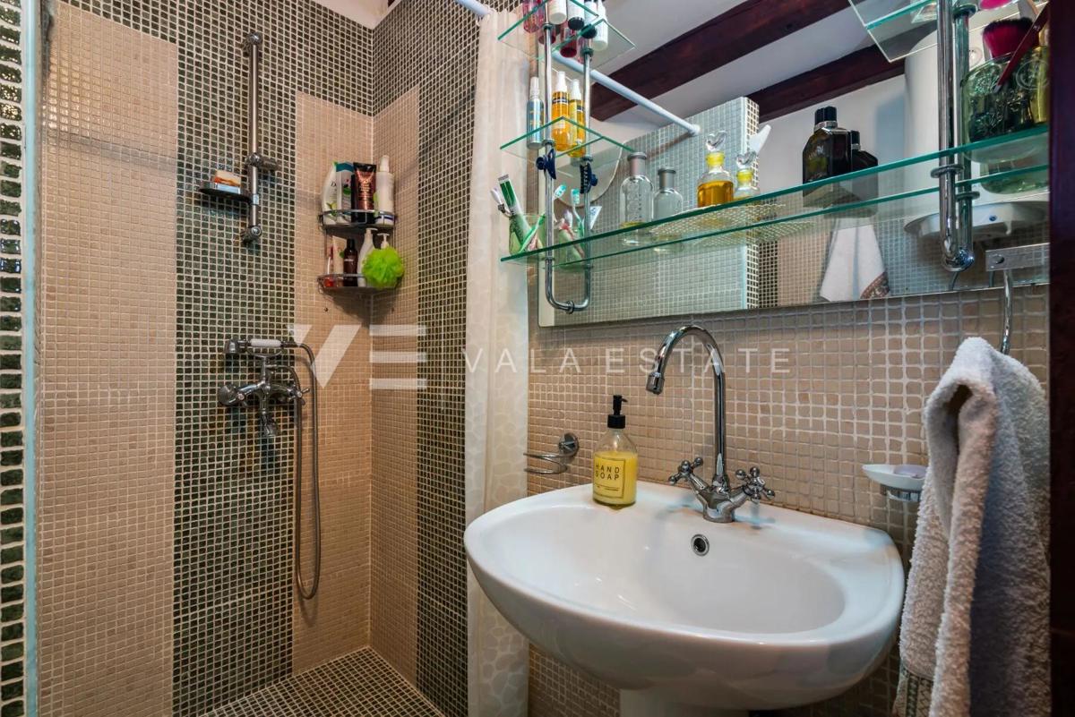 APPARTAMENTO RISTRUTTURATO CON GIARDINO A 50 M DAL MARE