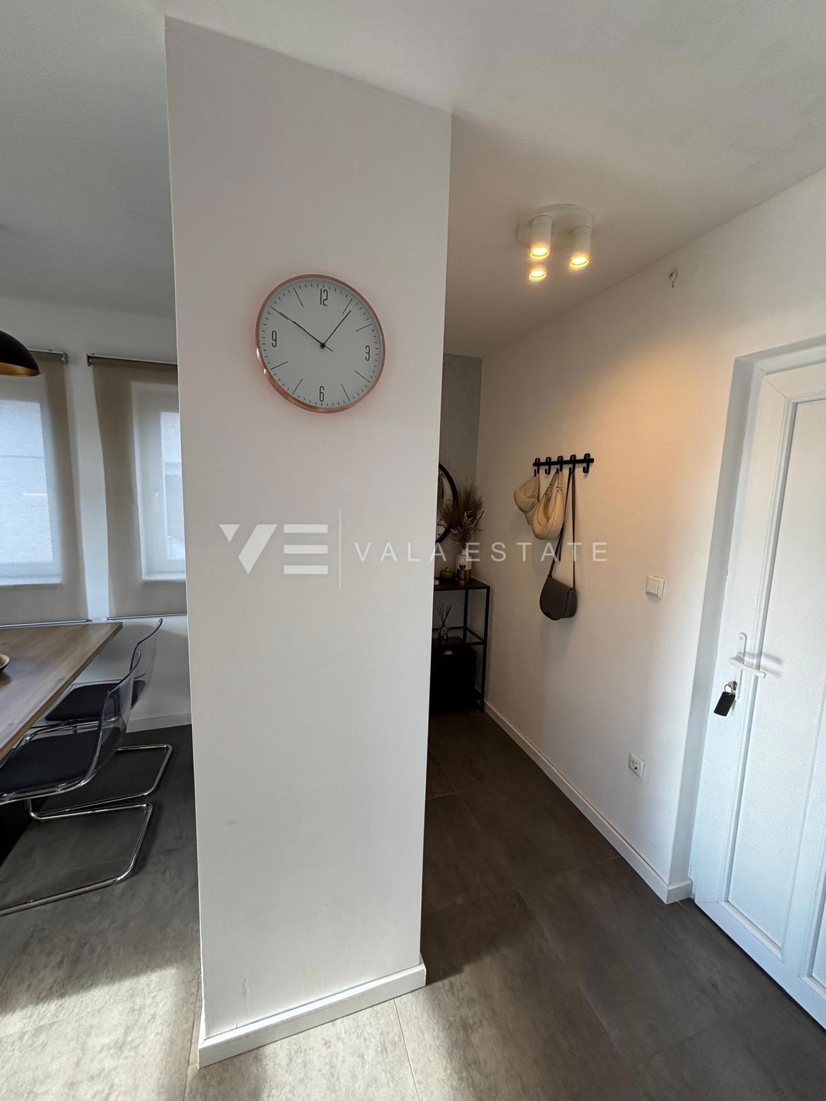 APPARTAMENTO MODERNO SU DUE LIVELLI CON VISTA MARE