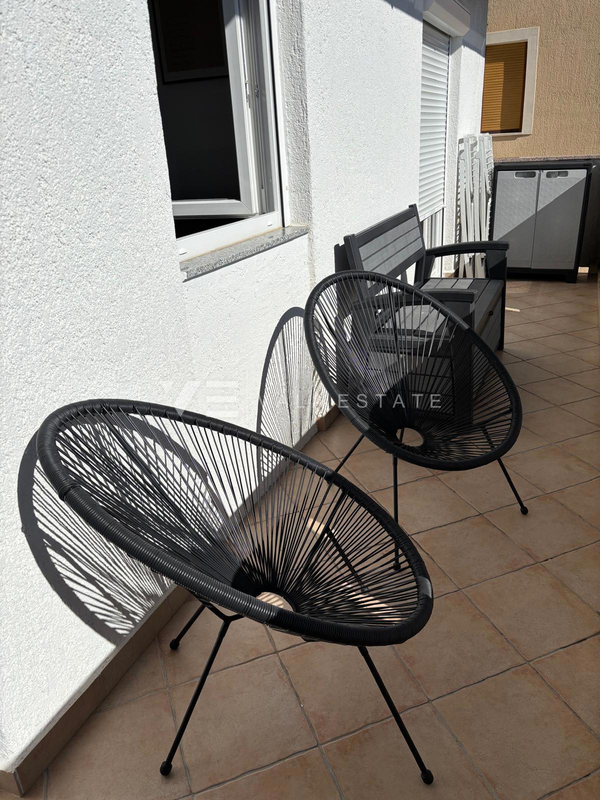 APPARTAMENTO MODERNO SU DUE LIVELLI CON VISTA MARE