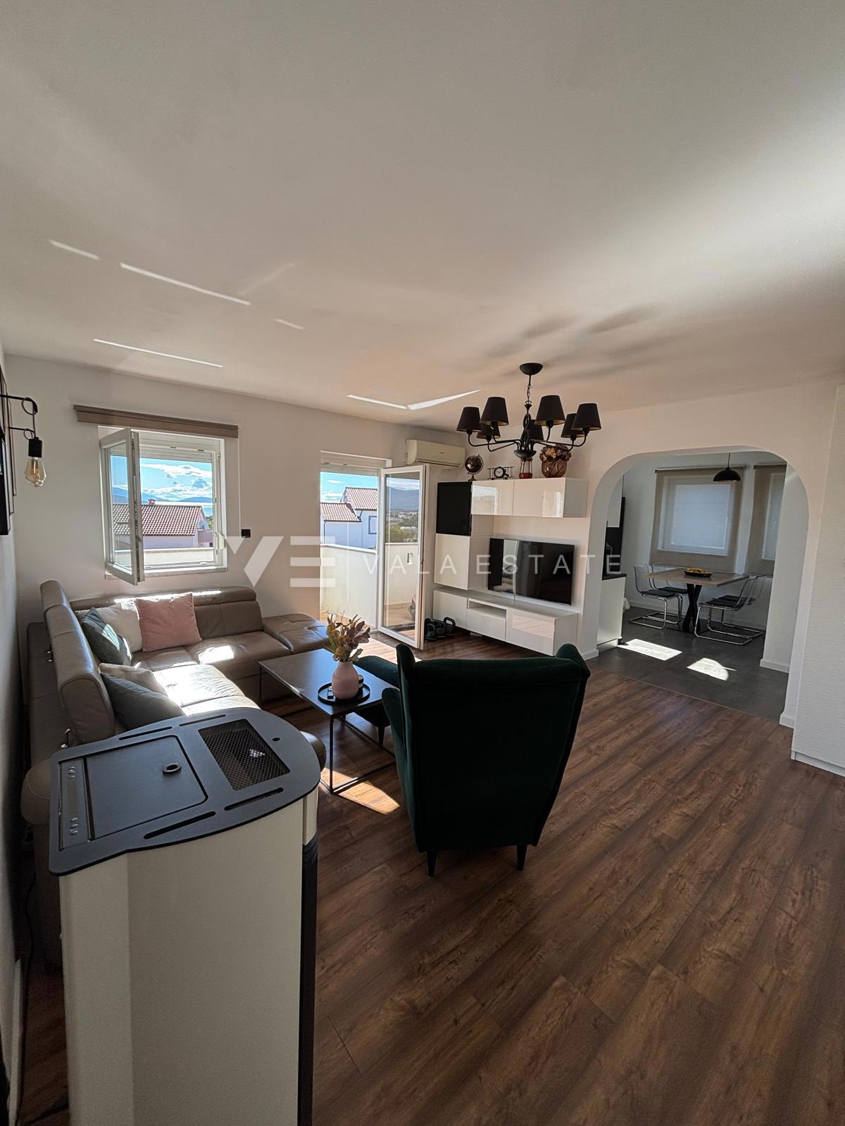 APPARTAMENTO MODERNO SU DUE LIVELLI CON VISTA MARE