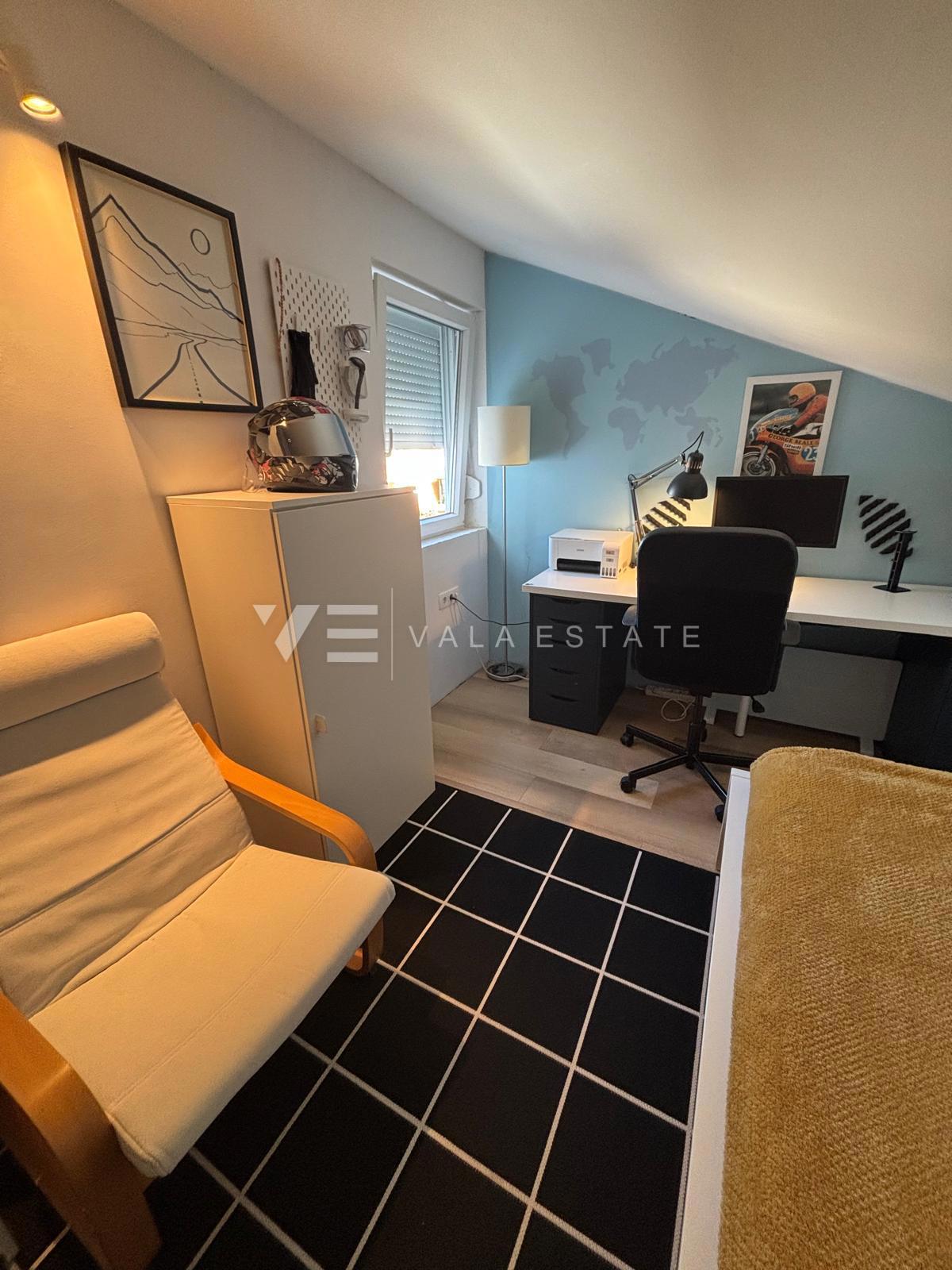 APPARTAMENTO MODERNO SU DUE LIVELLI CON VISTA MARE