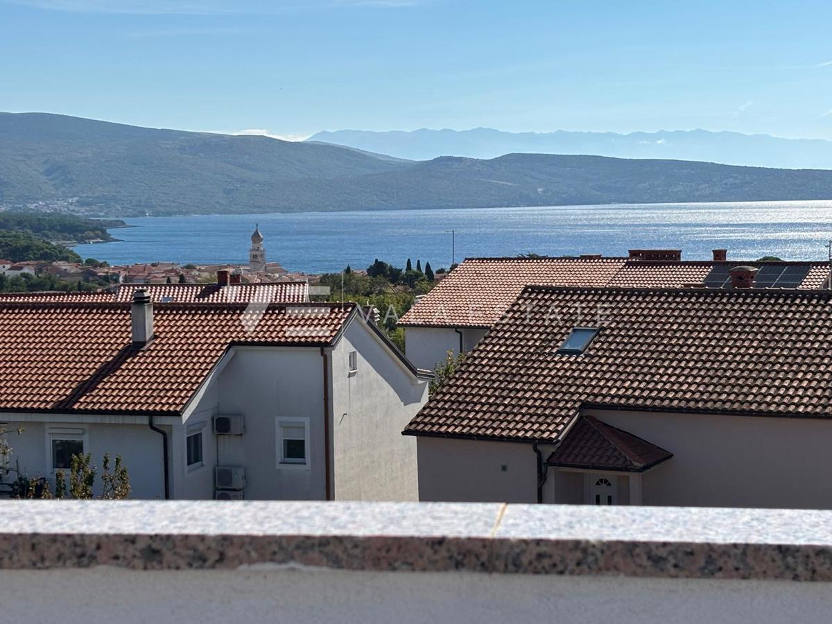 APPARTAMENTO MODERNO SU DUE LIVELLI CON VISTA MARE