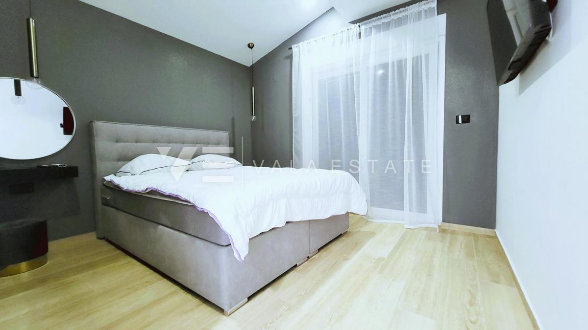 NUOVA CASA MODERNA CON PISCINA IN POSIZIONE TRANQUILLA
