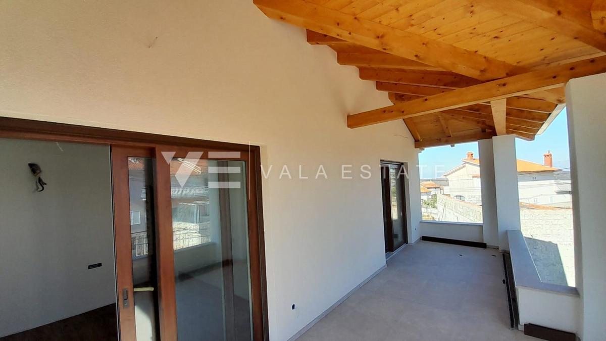 NUOVA CASA INDIPENDENTE CON PISCINA IN POSIZIONE TRANQUILLA