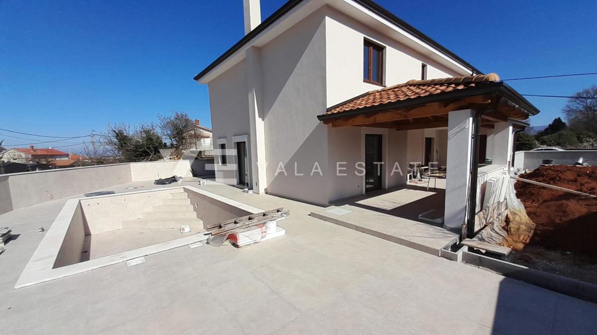 NUOVA CASA INDIPENDENTE CON PISCINA IN POSIZIONE TRANQUILLA