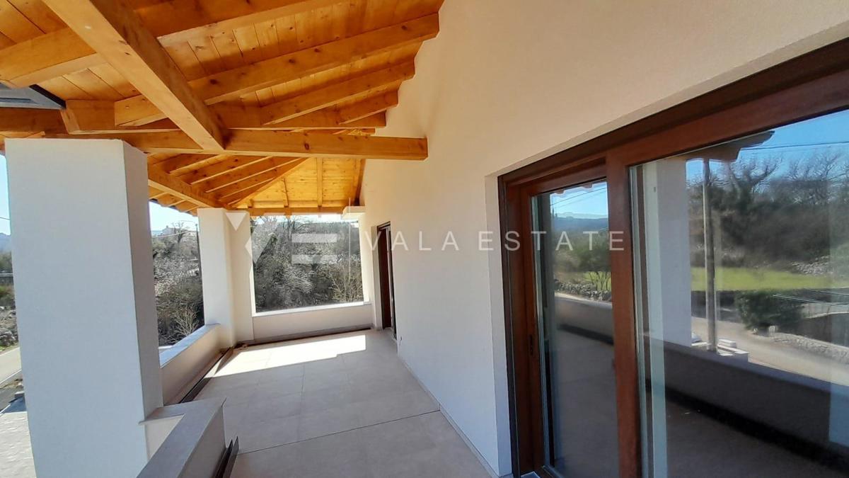 NUOVA CASA INDIPENDENTE CON PISCINA IN POSIZIONE TRANQUILLA