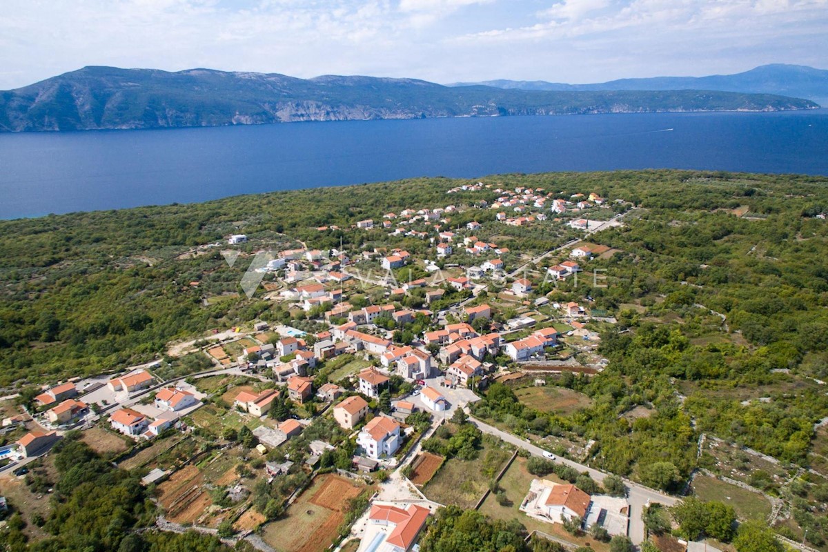 TERRENO EDIFICABILE CON VISTA MARE IN POSIZIONE TRANQUILLA